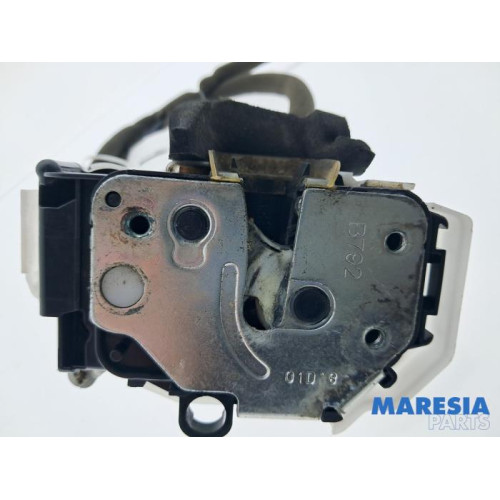 Opel - Combo - Sliding door lock mechanism, right