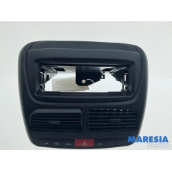 Opel - Combo - Armaturenbrett Teil