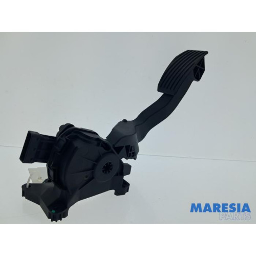 Opel - Combo - Accelerator pedal