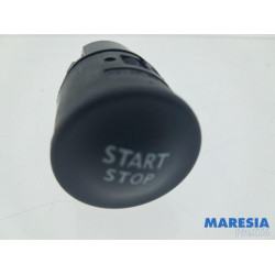 Renault - Clio - Engine management computer