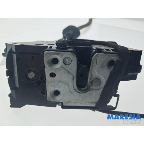 Renault - Clio - Front door lock mechanism 4-door, right