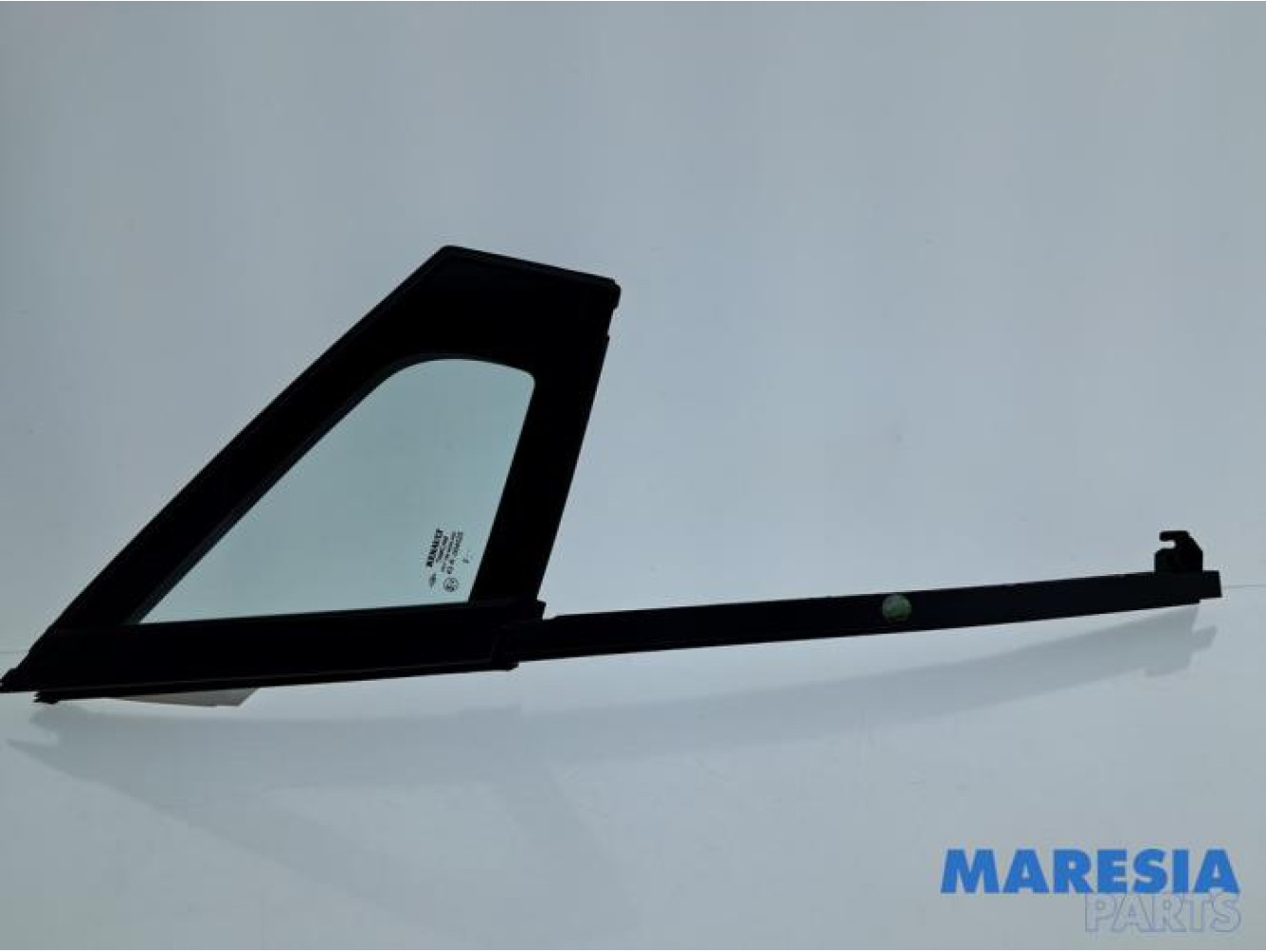 Renault - Clio - Quarter light, front right