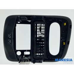 Renault - Clio - Radiotrim