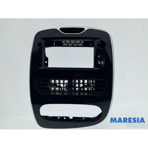 Renault - Clio - Radiotrim