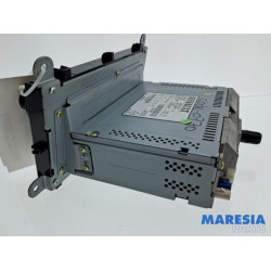 Renault - Clio - Regelunit Multi Media