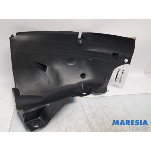 Renault - Clio - Passage de roue