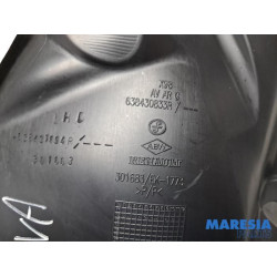 Renault - Clio - Passage de roue