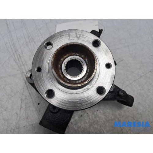 Renault - Clio - Fusee links-voor