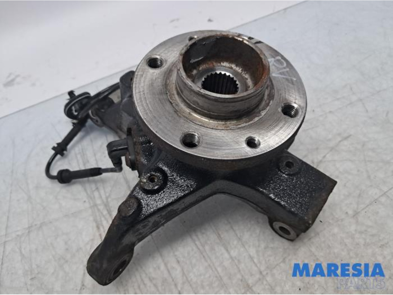 Renault - Clio - Fusee rechts-voor