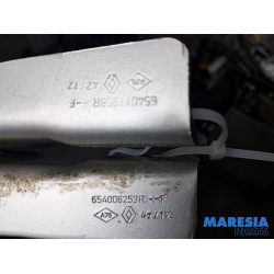 Renault - Clio - Bonnet Hinge