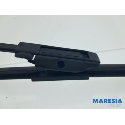 Renault - Clio - Scheibenwischerarm vorne