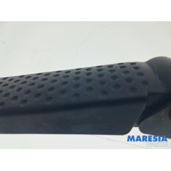 Renault - Clio - Scheibenwischerarm vorne