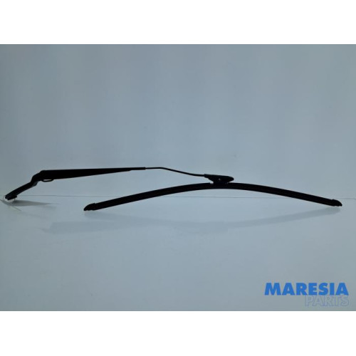 Renault - Clio - Scheibenwischerarm vorne