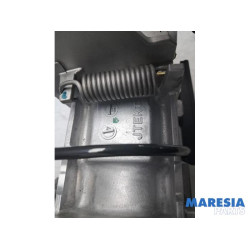 Renault - Clio - Boîtier colonne de direction