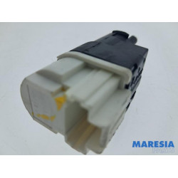Dacia - Lodgy - Brake light switch