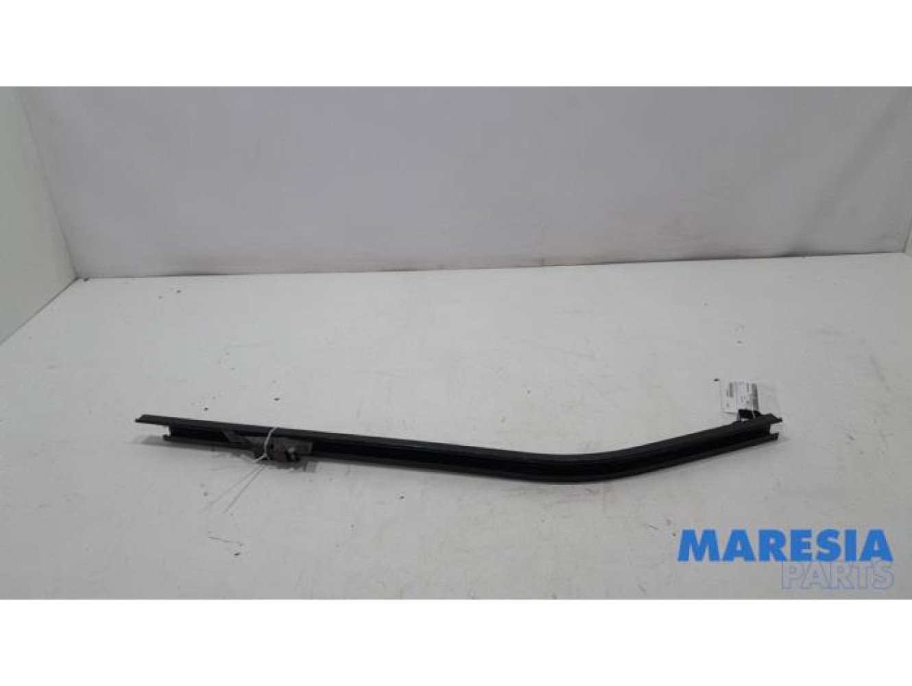 Opel - Vivaro - Sliding door rail, left