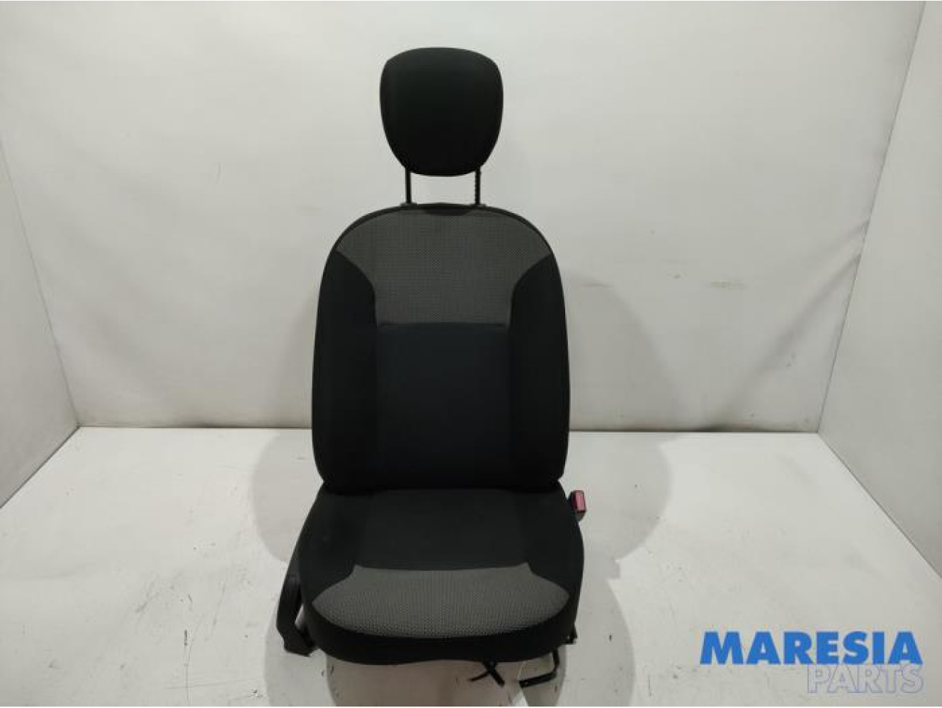 Dacia - Dokker - Seat, right