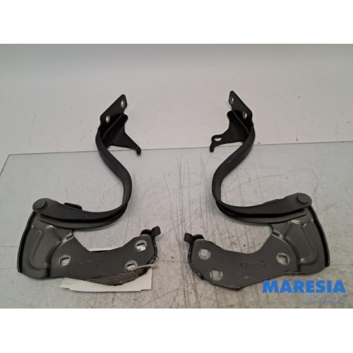 Fiat - 500 - Motorhaube Scharnier