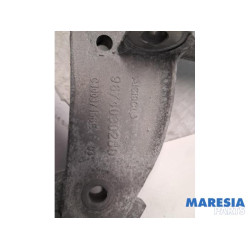 Peugeot - Partner - Dynamostütze oben