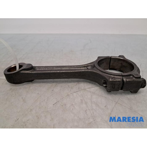 Renault - Captur - Connecting rod