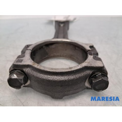 Renault - Captur - Connecting rod