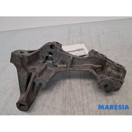 Renault - Captur - Dynamostütze oben