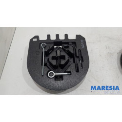 Opel - Karl - Krikset + reservewiel