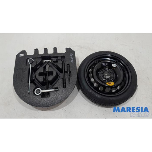 Opel - Karl - Krikset + reservewiel