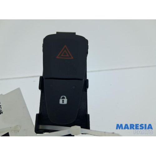 Dacia - Dokker - Panic lighting switch