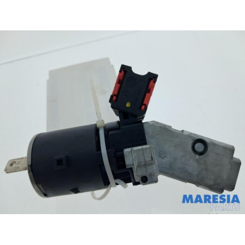 Dacia - Dokker - Ignition lock + key