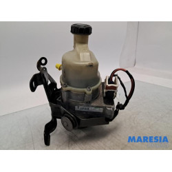 Dacia - Dokker - Power steering pump