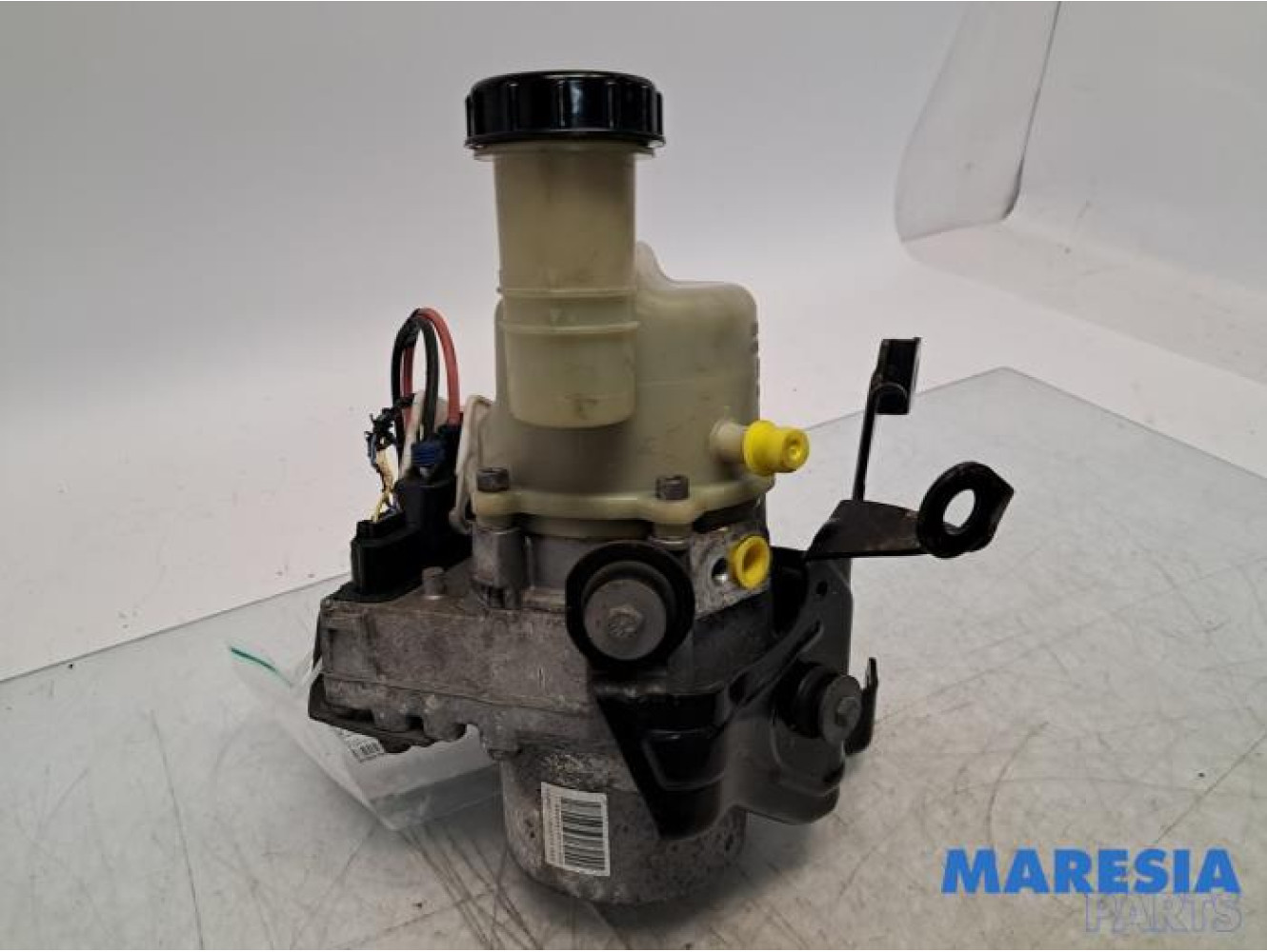 Dacia - Dokker - Power steering pump