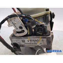 Dacia - Dokker - Power steering pump