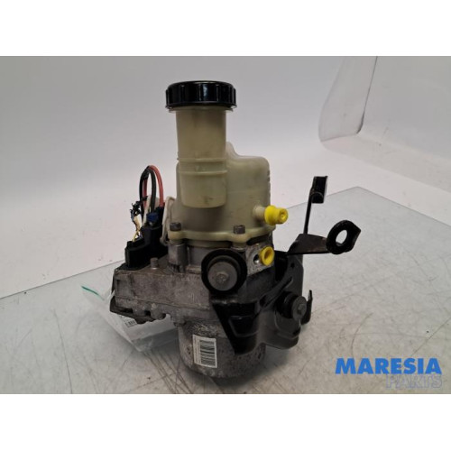 Dacia - Dokker - Power steering pump