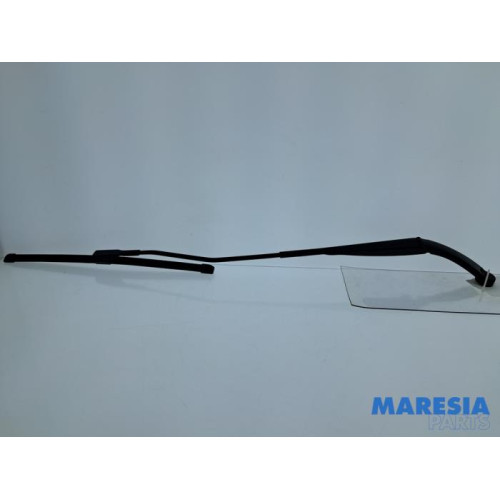 Dacia - Lodgy - Front wiper arm