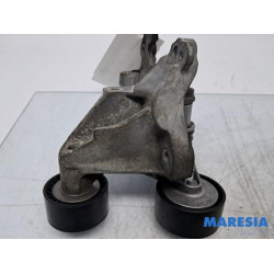 Renault - Clio - Dynamosteun boven