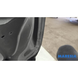 Renault - Captur - Front door 4-door, right