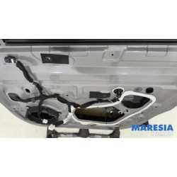 Renault - Captur - Front door 4-door, right