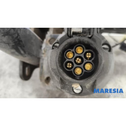 Renault - Captur - Towbar