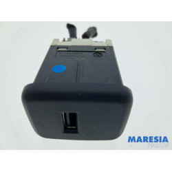Opel - Karl - AUX / USB connection