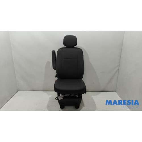 Renault - Master - Stoel links