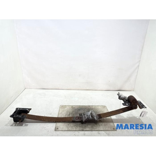 Renault - Master - Bladveer achter