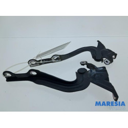 Opel - Karl - Bonnet Hinge