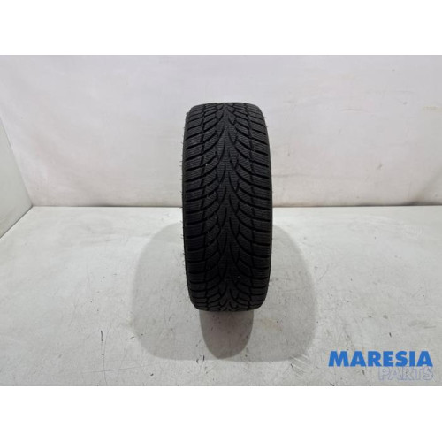 Renault - Clio - Winter tyre
