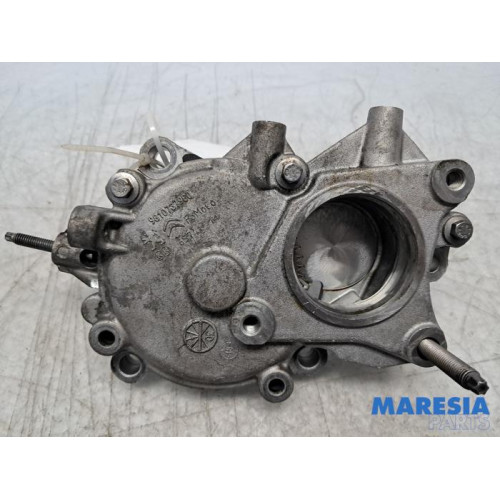 Opel - Vivaro - Steun dieselpomp