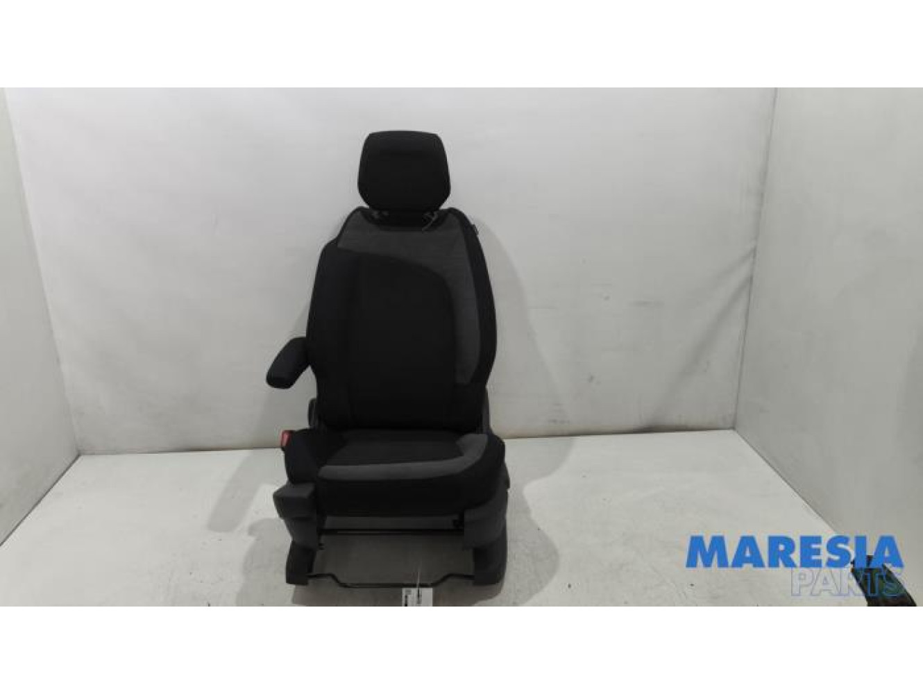 Citroen - C4 Grand Picasso - Seat, left