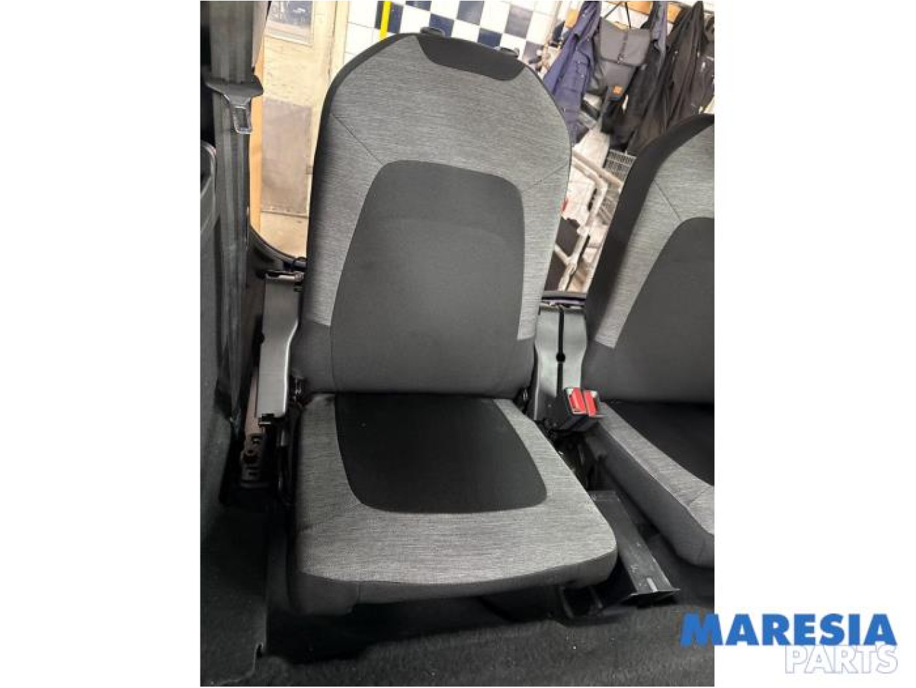Citroen - C4 Grand Picasso - Rear seat