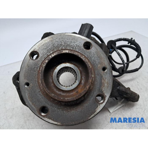 Citroen - C3 - Fusee links-voor