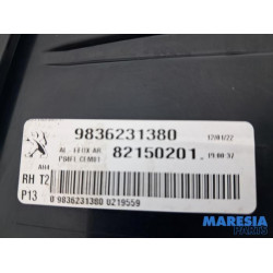 Peugeot - 3008 - Feu arrière droit