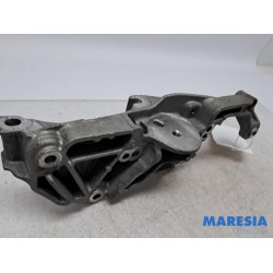 Citroen - C3 - Alternator upper bracket
